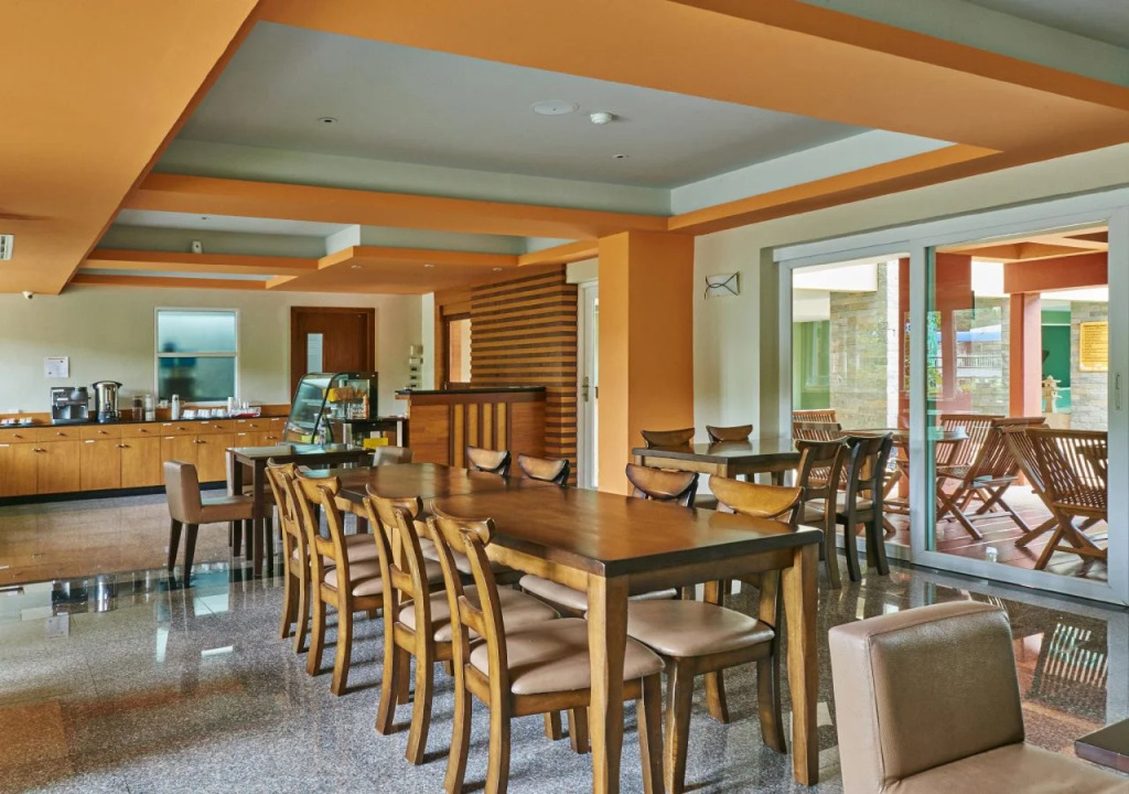 Phuket Ecozy Hotel