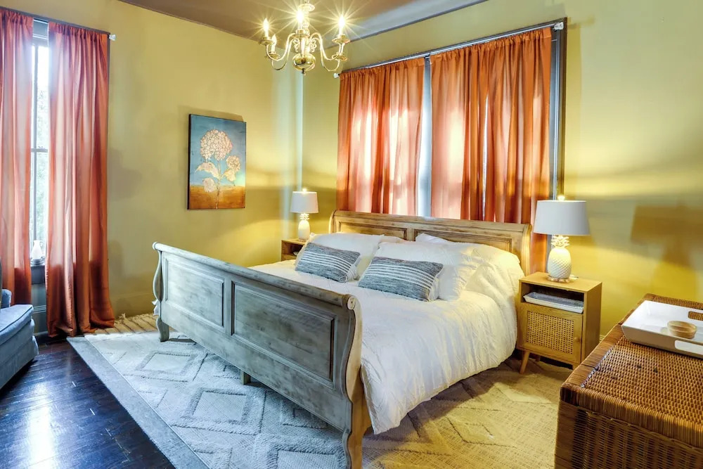 Charming Thomasville Getaway: Walk to Downtown!