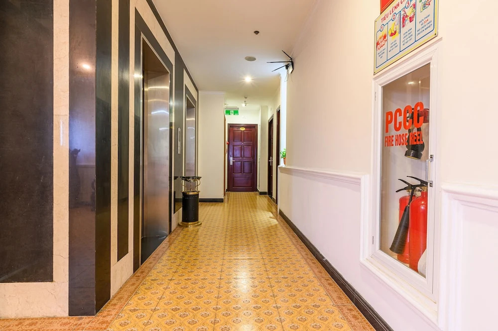 Golden Sun Hotel & Apartment by New Sky