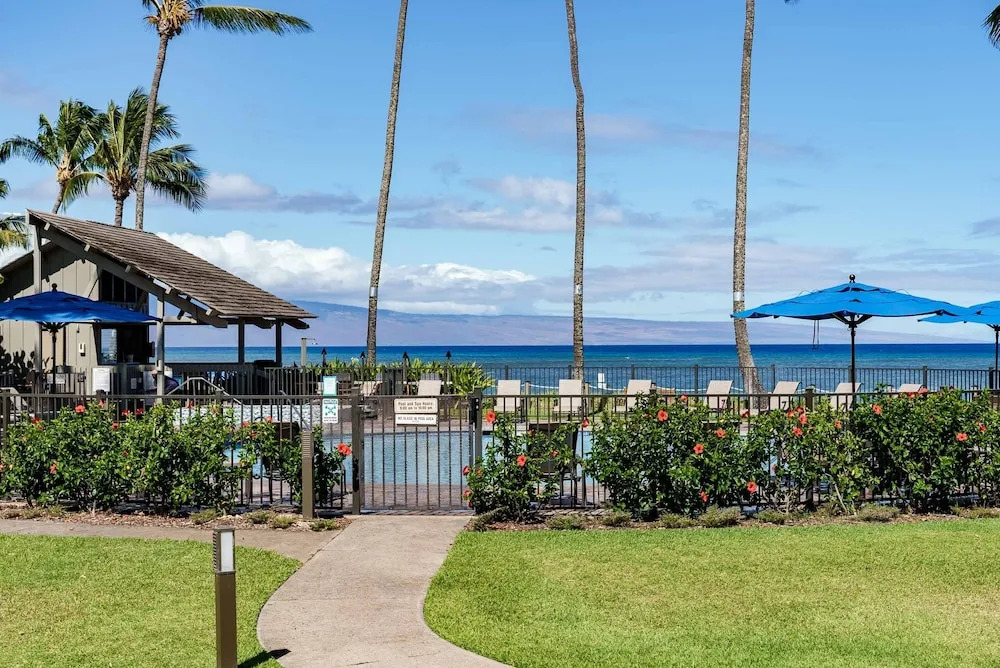 Kahana Village 13 Oceanview 3bed/2bath 3 Bedroom Apts by RedAwning