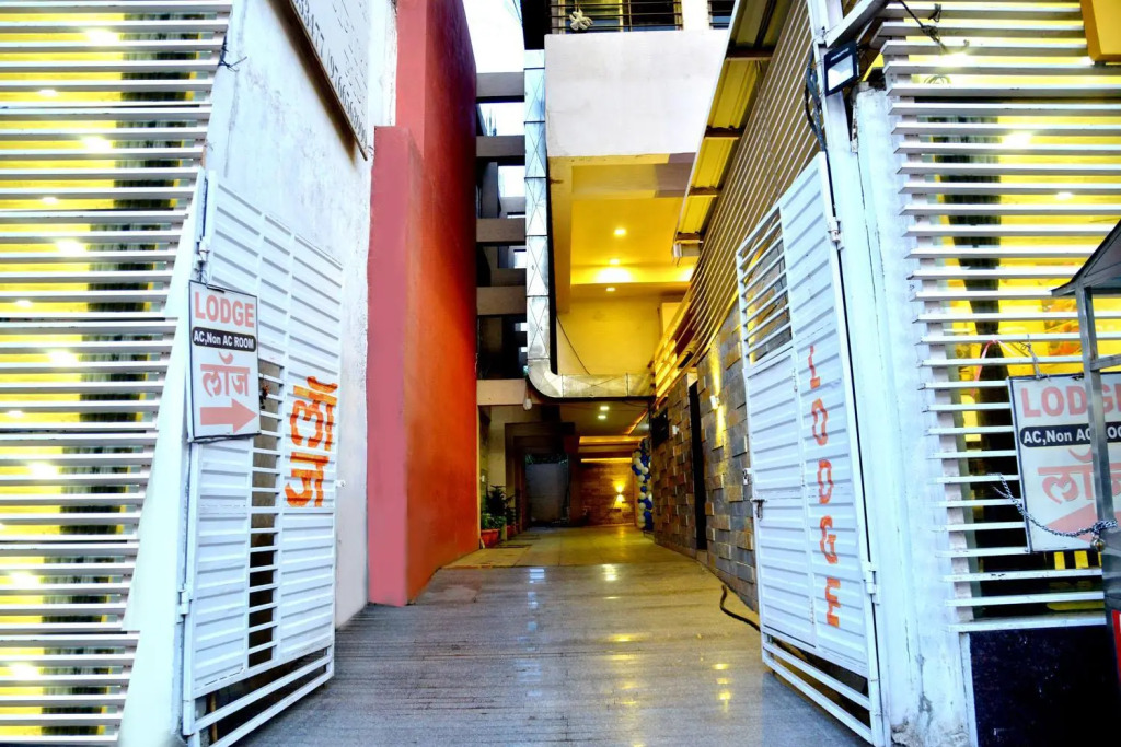 Pandharinath Lodge