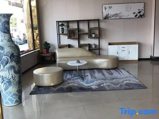 Nuosheng Business Hotel (Ninghai Xingning Middle Road)