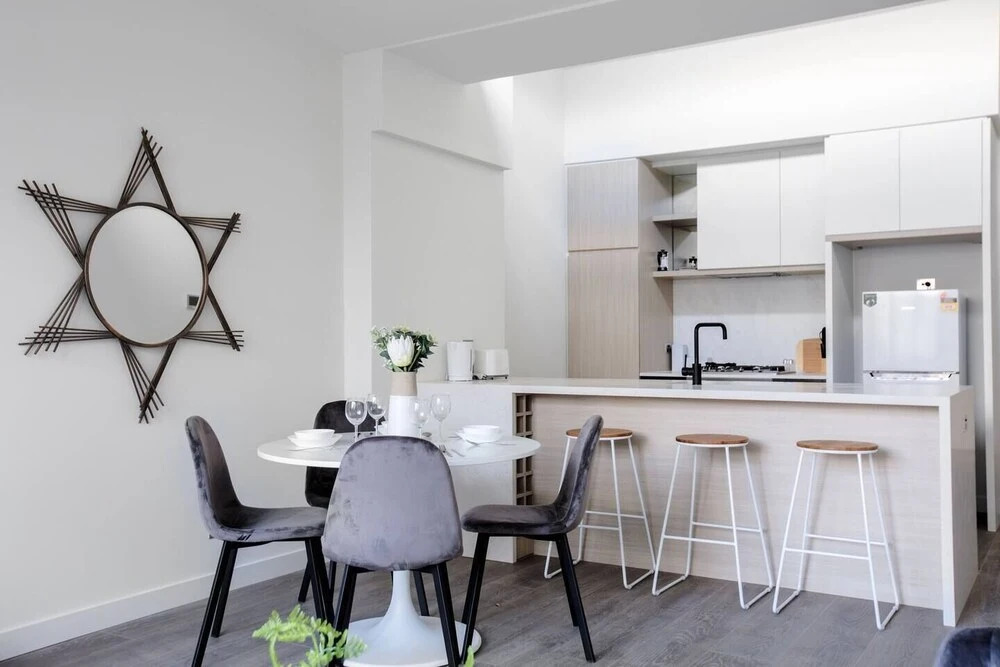 Designer Warm Home@mooneeponds+parking/wifi