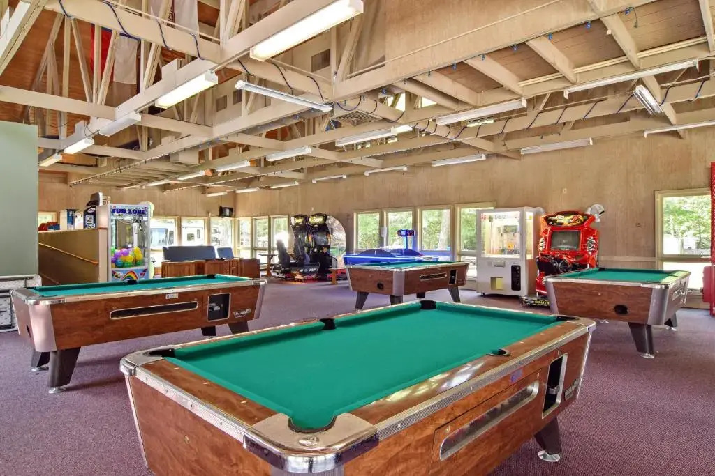 Williamsburg Camping Resort One Bedroom Cabin 3