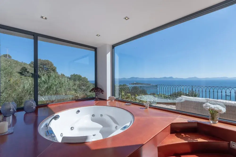Ca Na Bruixa,con piscina y vista al mar