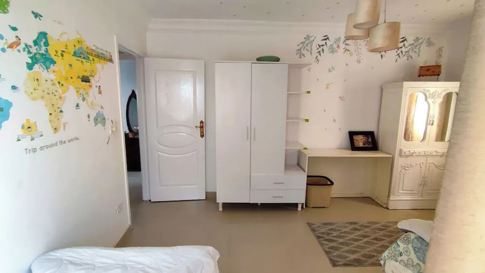 Charming 3-bedroom Apartment in Alexandria With City View