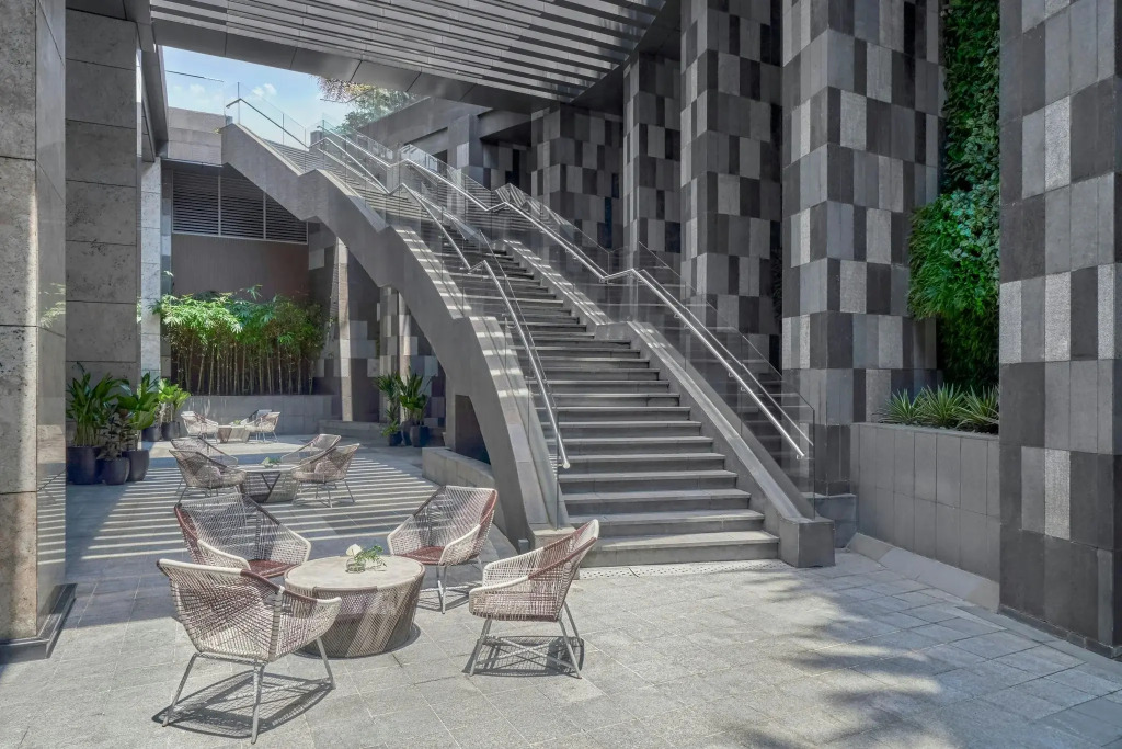 Vinpearl Landmark 81, Autograph Collection