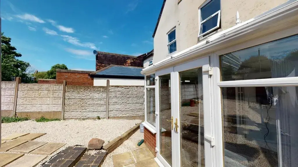 J kyns Apartment 2 Bedrooms house with two double beds