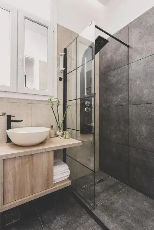 Neoclassical Apartment near Acropolis - LivingStone Crystal