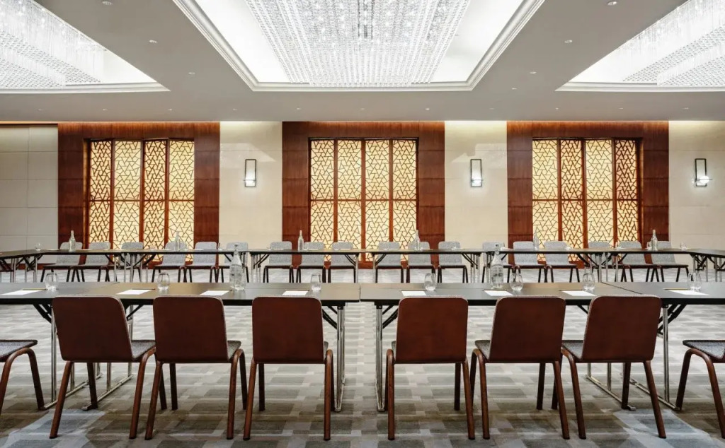 Eaton HK - Langham Hospitality Group