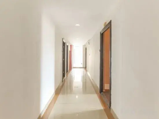 Huancheng Hotel (Huzhou Aishan Plaza Yintai Branch)