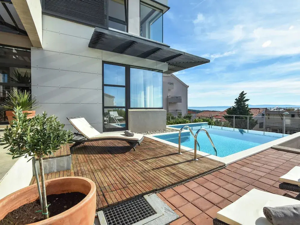 Swanky Villa in Makarska With Sauna, Jacuzzi & Mountain Views