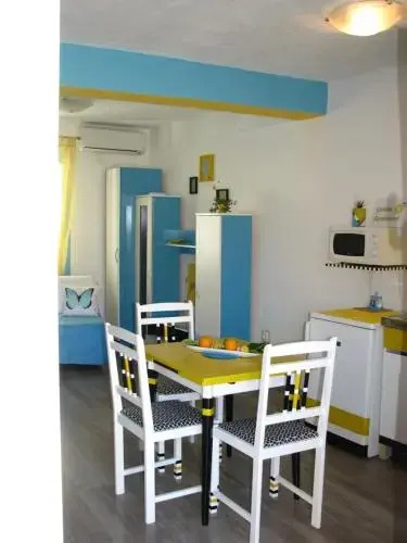 Apartments and Room Lemon