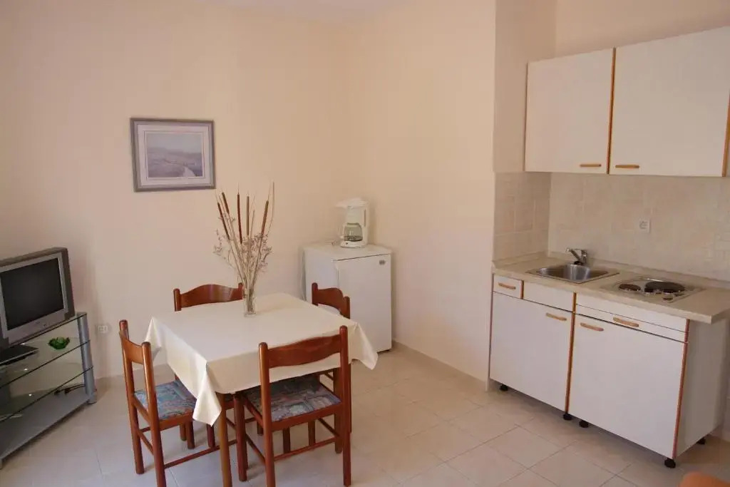Apartments with parking space Mandre, Pag - 18748