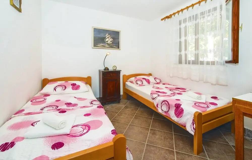 Beautiful Home in Pucisca With 3 Bedrooms, Wifi and Outdoor Swimming Pool