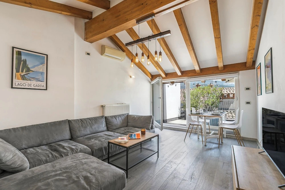 Riva's Rooftop Retreat
