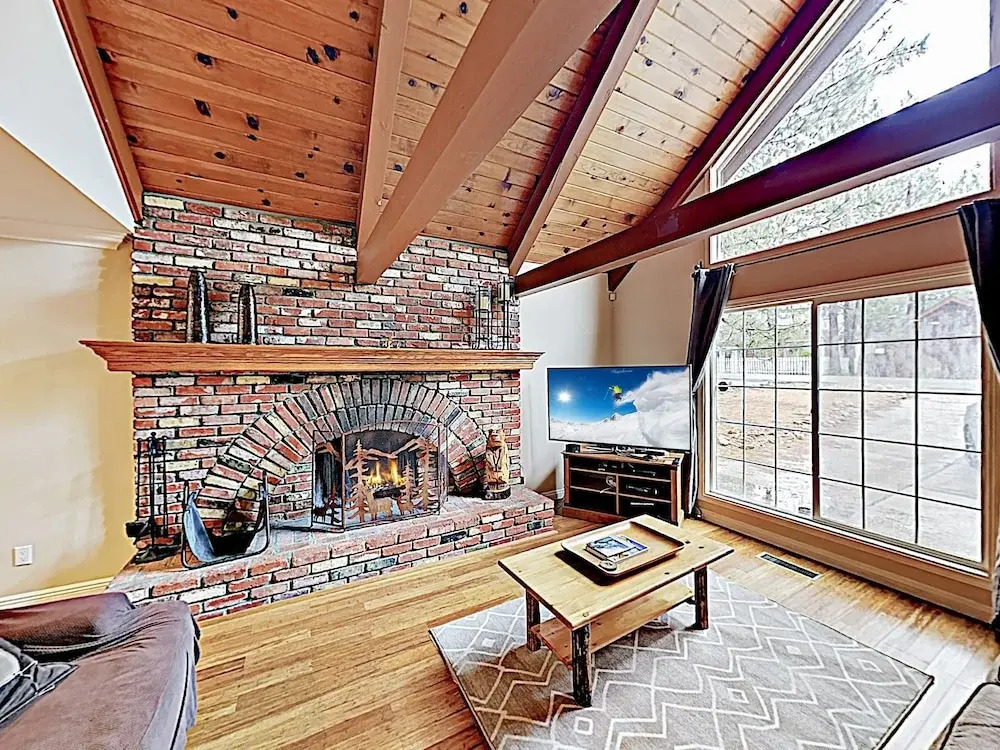 3br W/ Hot Tub & Game Room 3 Bedroom Home