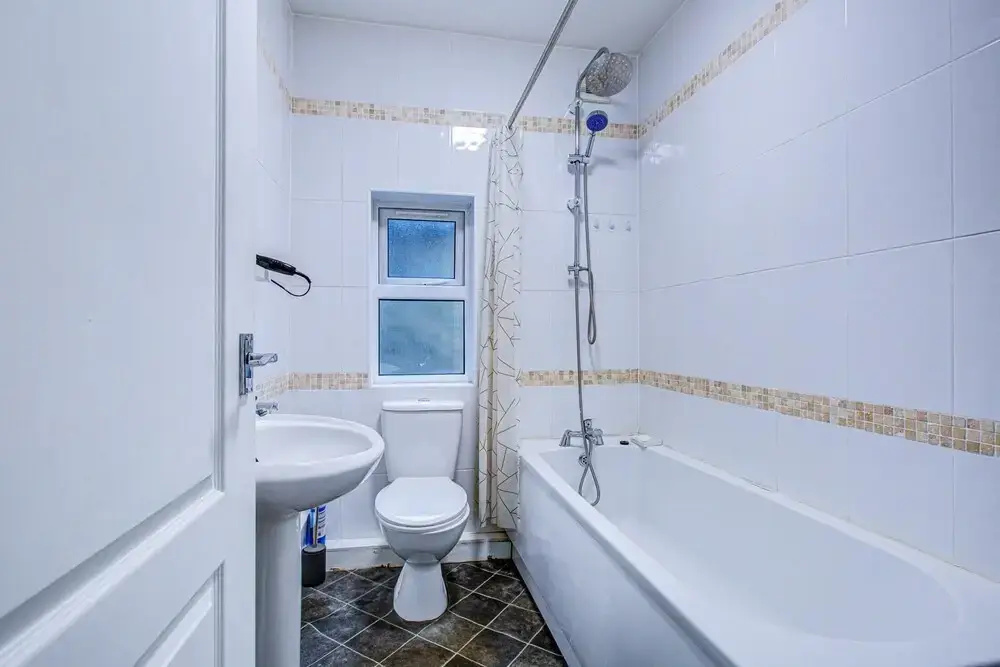 3 Bedroom Flat Central Gillingham Town