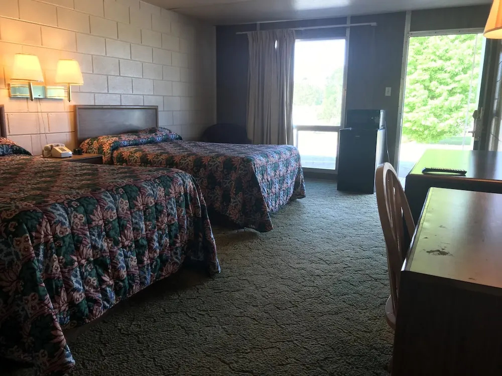 Budget Lakeview Inn