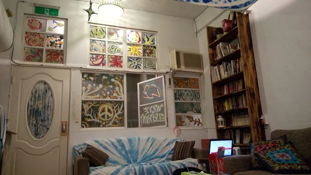 Wave Elephant Backpacker Hostel