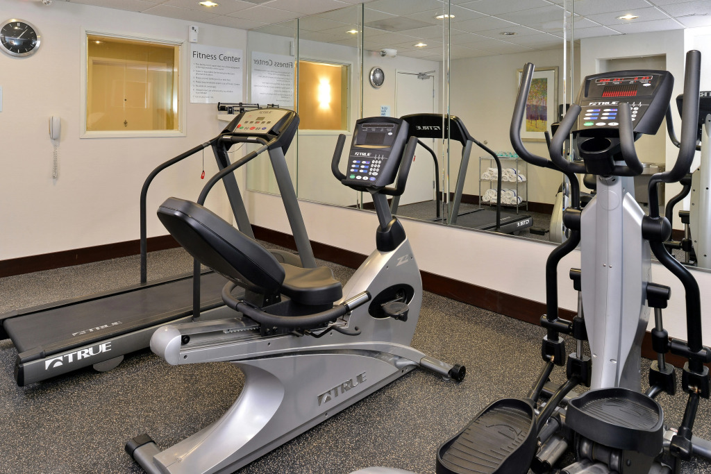 Holiday Inn Express & Suites Fresno River Park Hwy 41 by IHG