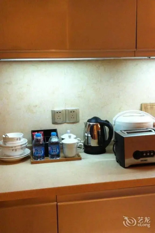 Lejia EAC International Apartment Hotel
