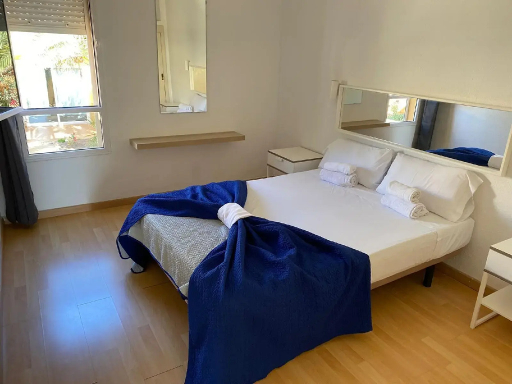 Book Jet - Las Lomas Sunny Holiday Homes