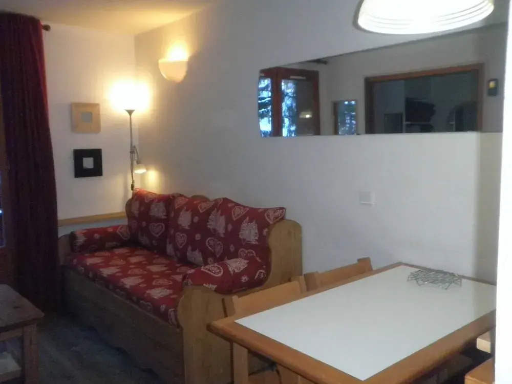 Lou Services Apartment M3-431 LSI 001