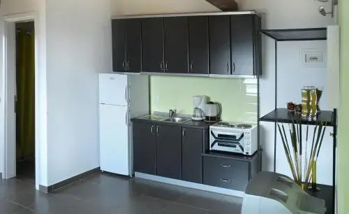 Heos Apartments & Studios
