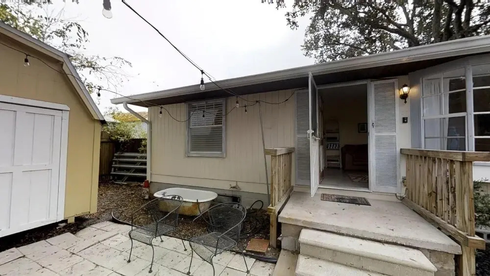 Secluded 2 Bedroom 1 Bath Cottage Home