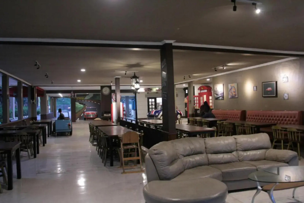 Hotel Container Inn Puncak Mitra RedDoorz