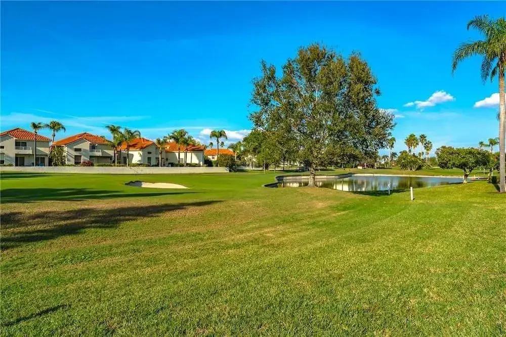 Vista Verde East - Two Bedroom Condo - 1-103