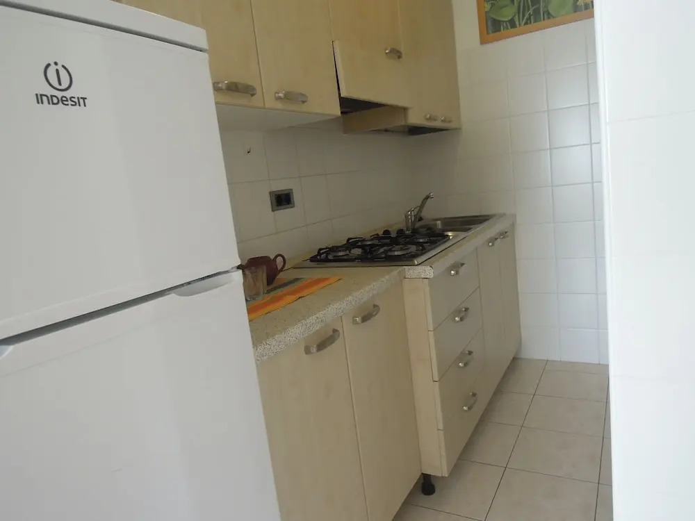 Homely one Bedroom Flat With Side sea View