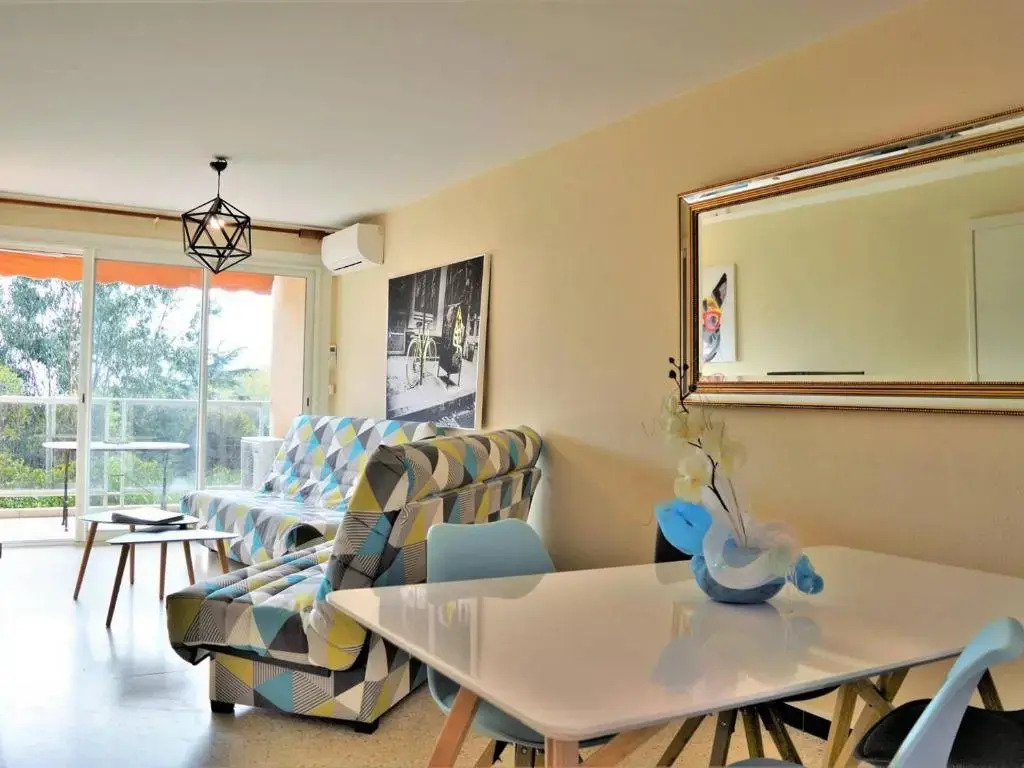 Appartement Le Lavandou, 2 pièces, 4 personnes - FR-1-251-295