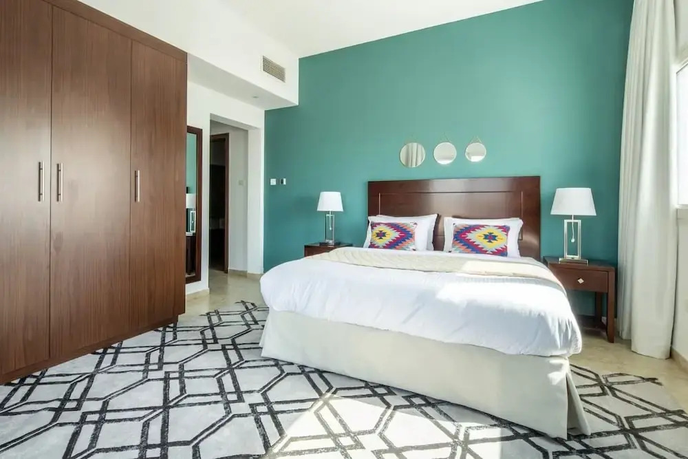 Outstanding 2BR in Serene JVT Neighborhood!