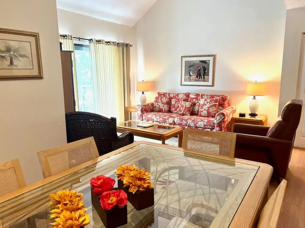 Top Floor Private Villa Close to Everything Amenity Cards Available 1819
