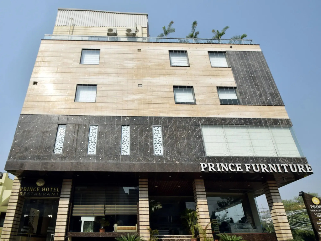 OYO 7110 Hotel Prince