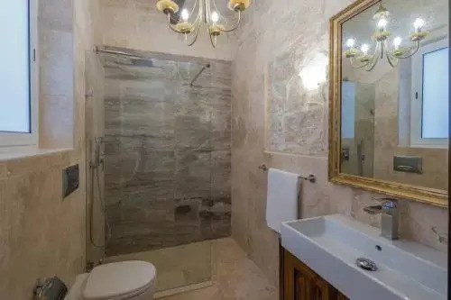 Valletta Suite Drew