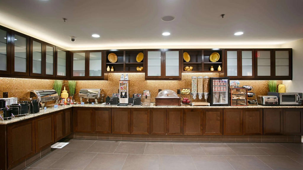 Best Western Plus Rancho Cordova Inn
