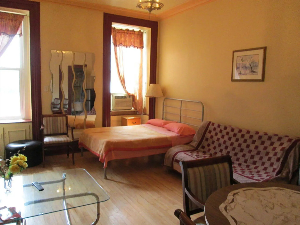 Hotel & Suites Place des Arts