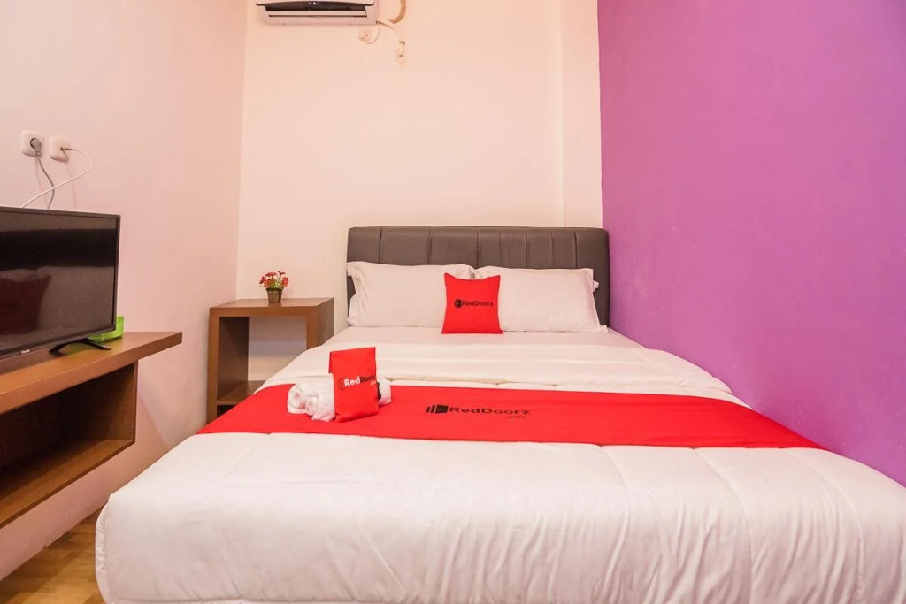 RedDoorz Syariah near Stasiun Kota Bogor