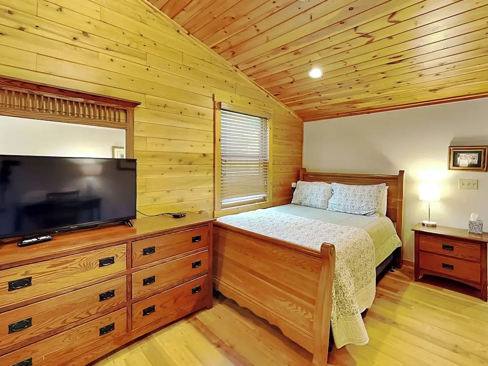 Grand Chestnut Lodge