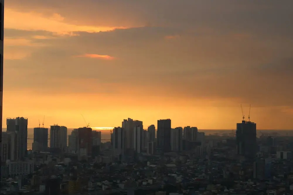 AIR Residences Makati Holiday Home