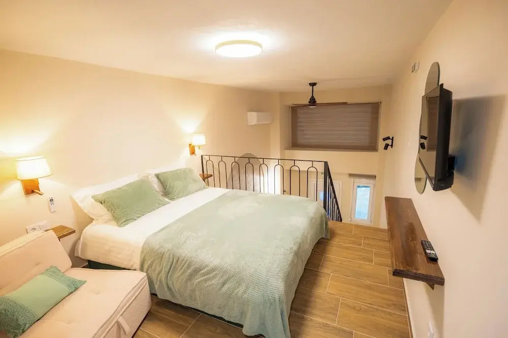 Vayas Residences - Agora