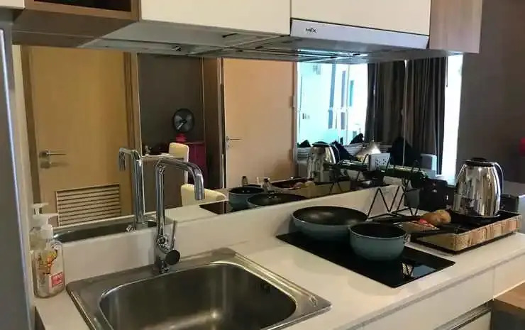 Luxury Condo Sukhumvit 11-13 Asoke Nana nightlife