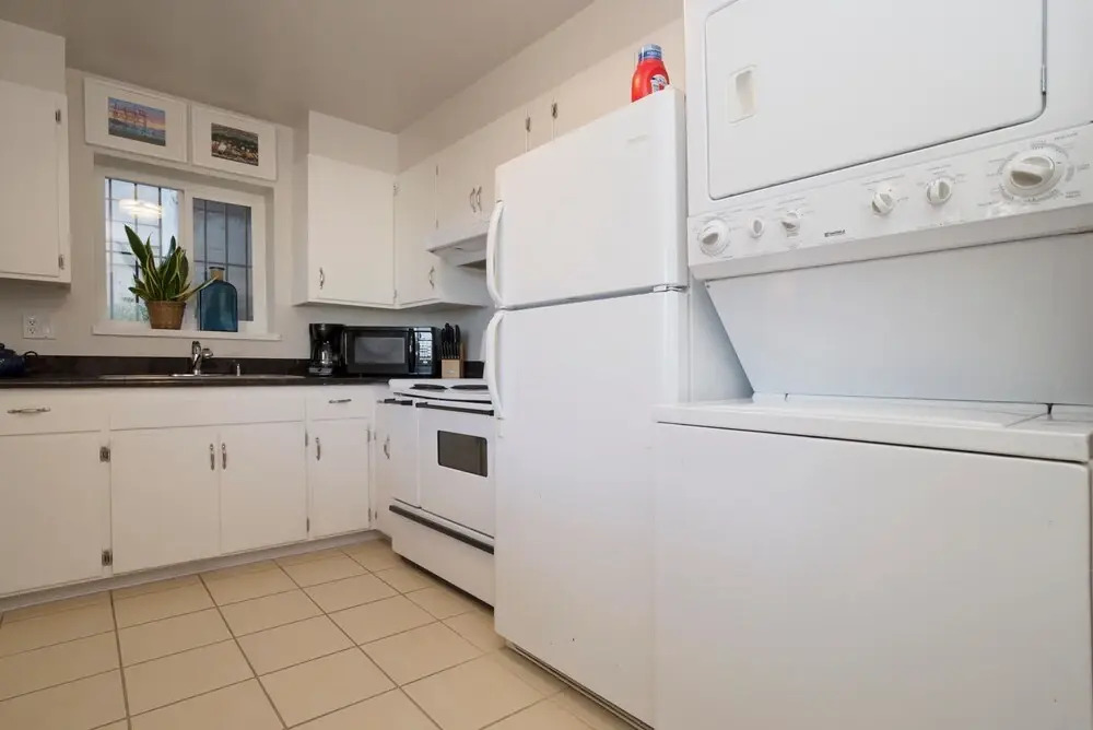 Charming & Cozy Dolores Park Condo by RedAwning