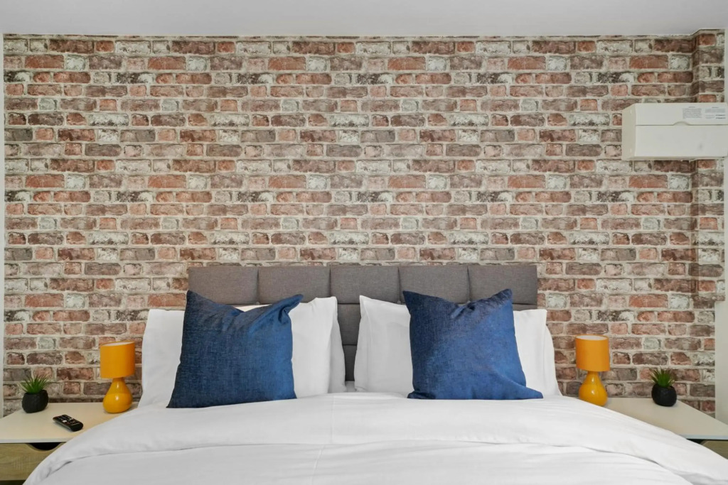 Stylish Boutique 1 Bed Apartment 4 Guests Wi-Fi Netflix Disney Plus Parking Close To Town & Gravesend Station