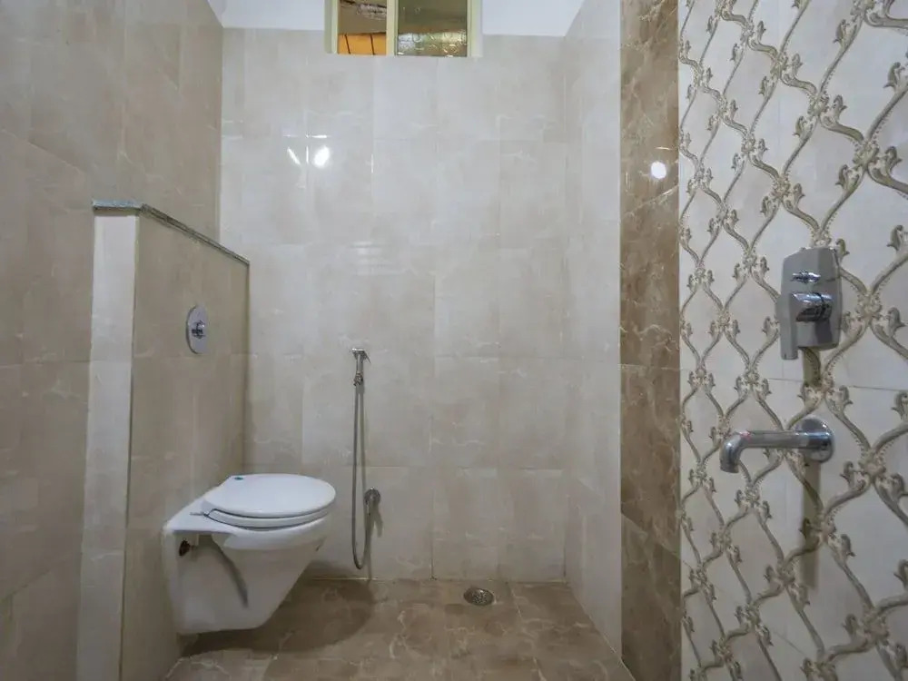 OYO 14022 Hotel Saya Inn