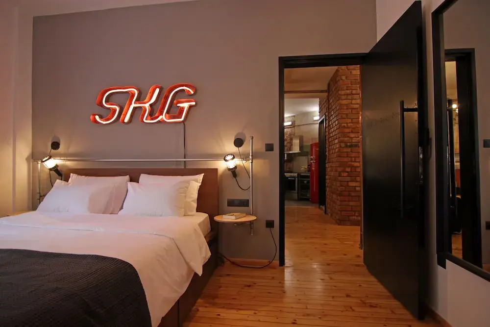 Kostas' Downtown Industrial Loft