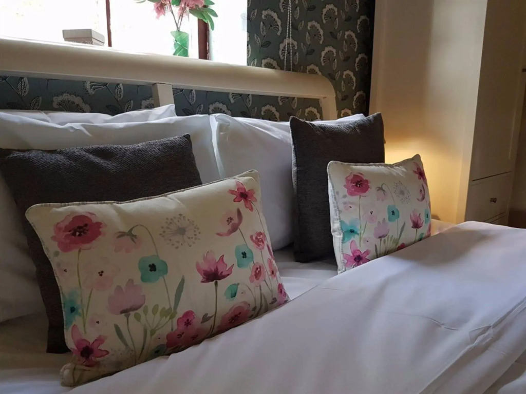 The Dovecote Inn